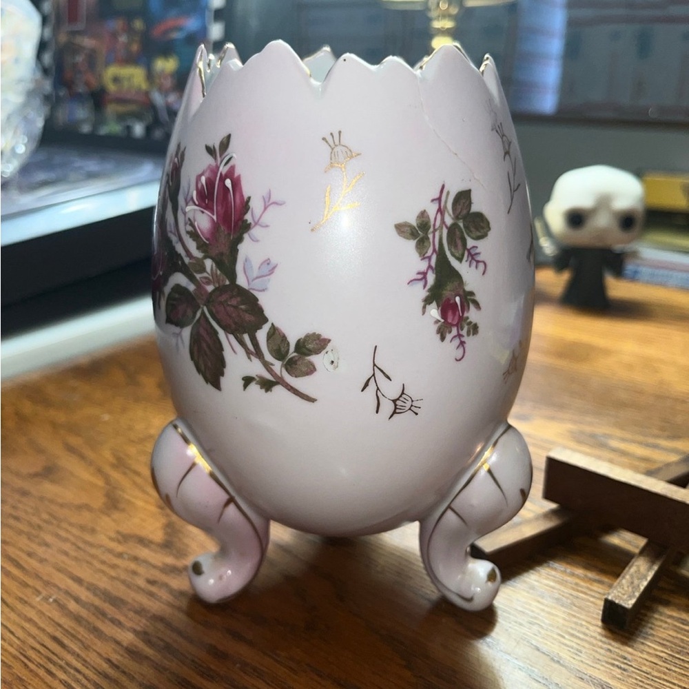 Vintage Napcoware Egg Vase